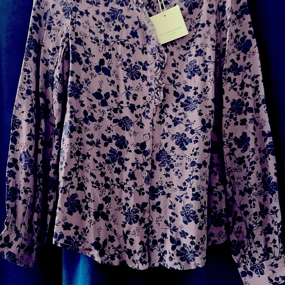 Women’s top size small